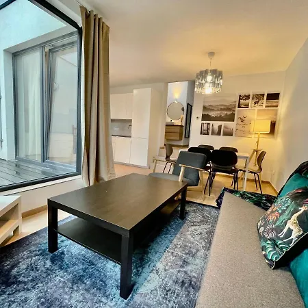 Oneluxstay Near Fashion District Apartmanhotel *