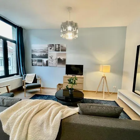 Oneluxstay Near Fashion District Apartmanhotel *