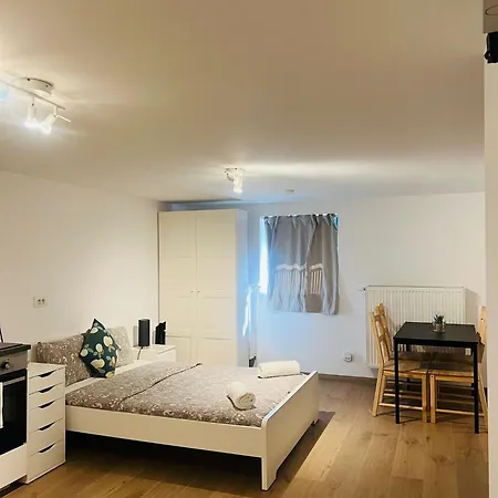 Oneluxstay Near Fashion District Apartmanhotel